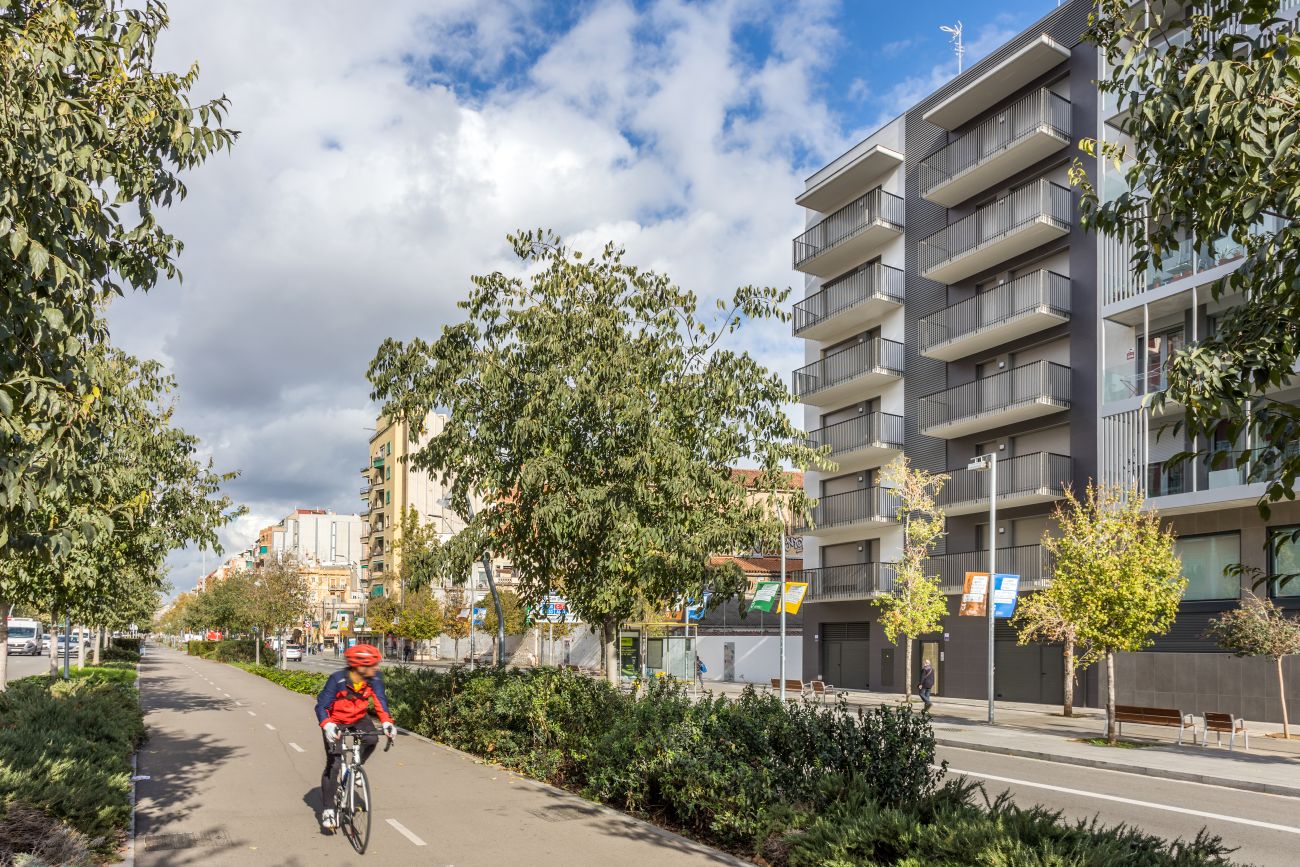 ADEMÀ CANELA COMELLA Arquitectes Associats S.L.P: Edificio plurifamiliar en Barcelona
