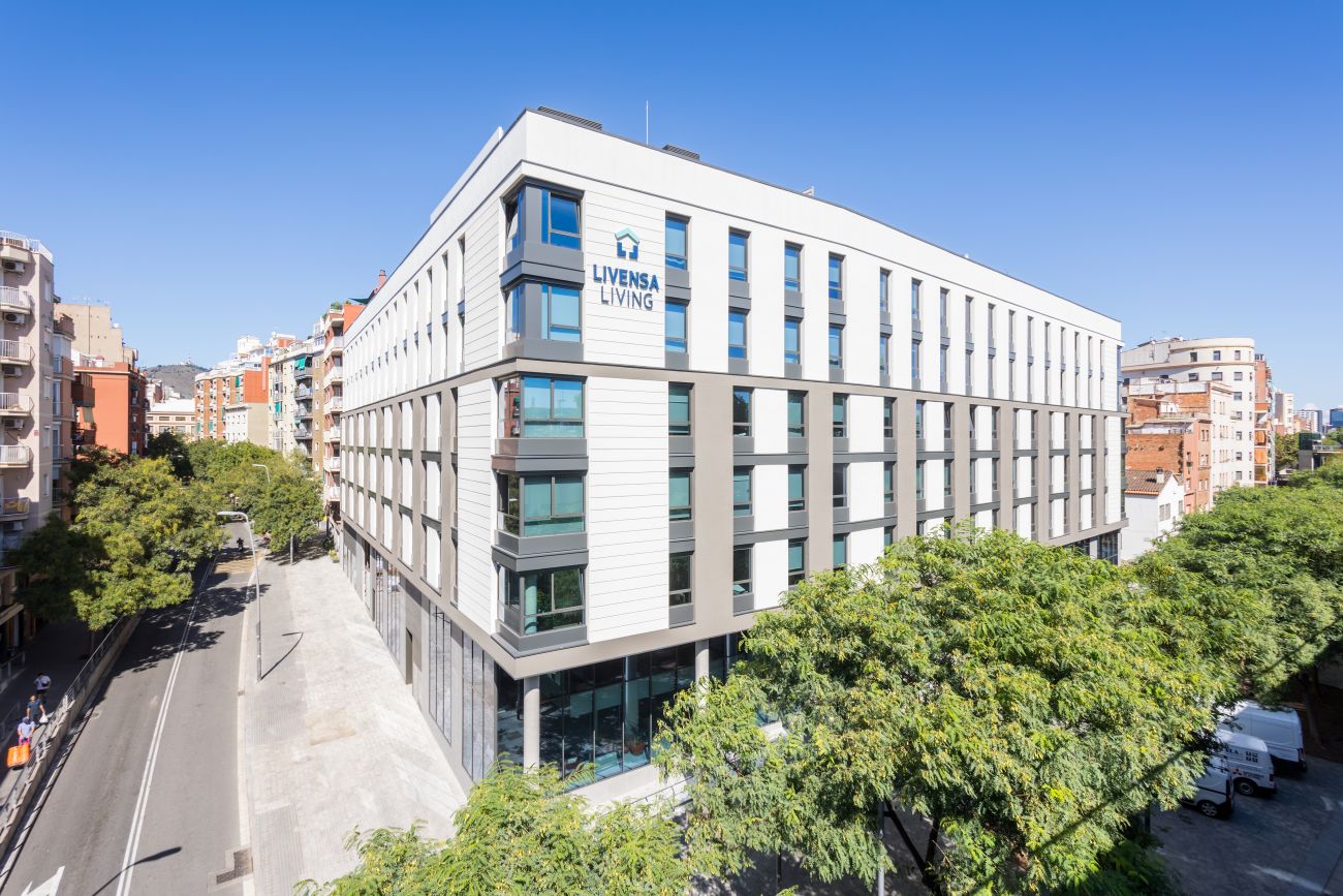 ADEMÀ CANELA COMELLA Arquitectes Associats S.L.P: EDIFICIO DE RESIDENCIA DE ESTUDIANTES EN BARCELONA