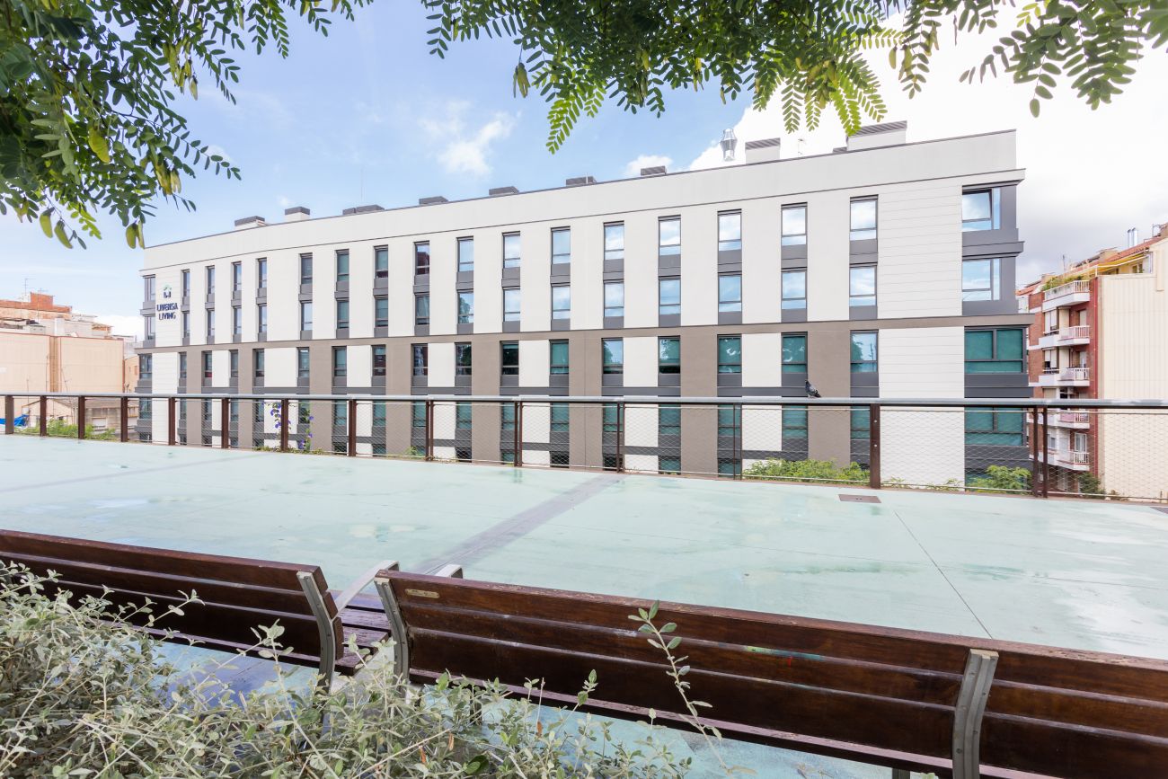 ADEMÀ CANELA COMELLA Arquitectes Associats S.L.P: EDIFICIO DE RESIDENCIA DE ESTUDIANTES EN BARCELONA