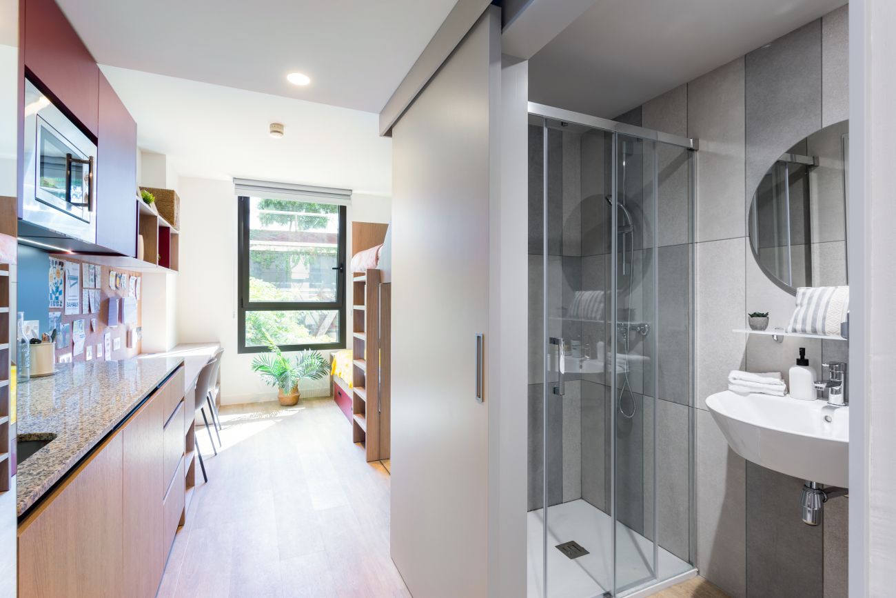 ADEMÀ CANELA COMELLA Arquitectes Associats S.L.P: EDIFICIO DE RESIDENCIA DE ESTUDIANTES EN BARCELONA